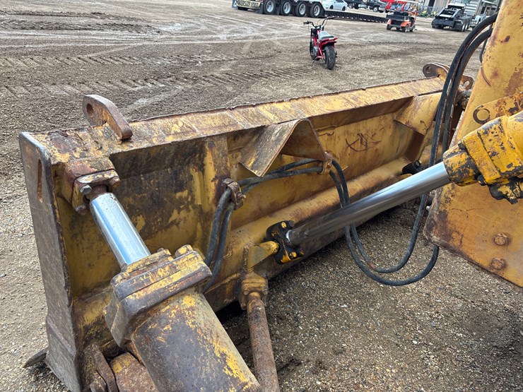 caterpillar-d5b-image-11