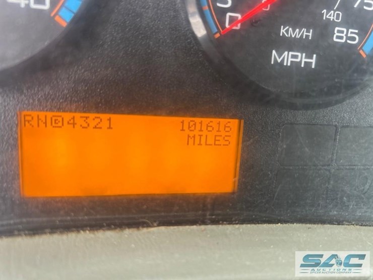 2016-international-durastar-4400-image-25