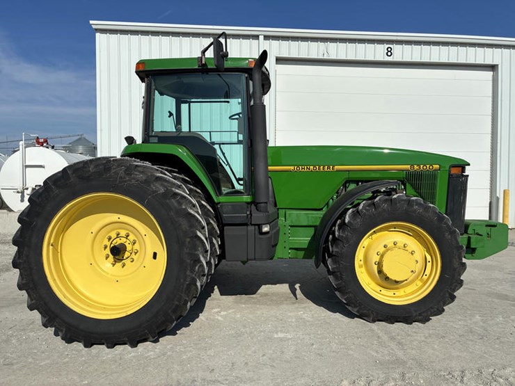 1995-john-deere-8300-image-4