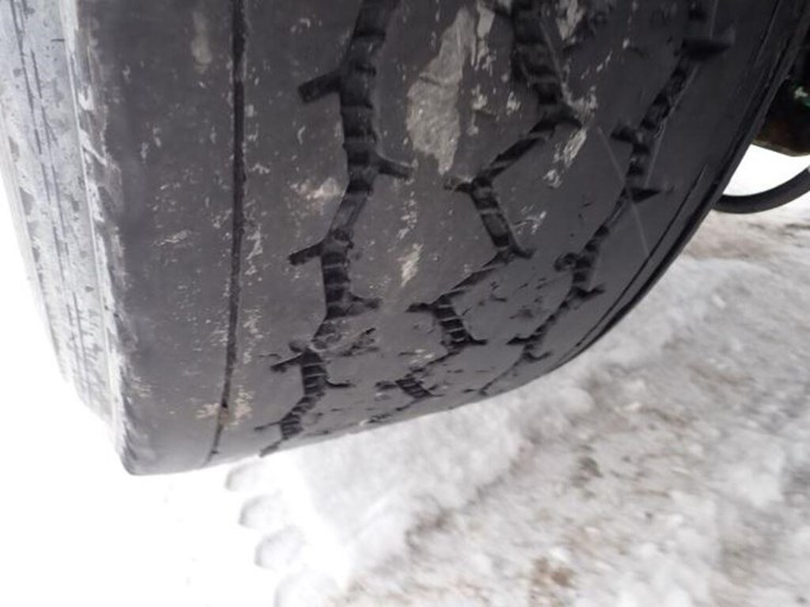 2011-peterbilt-365-image-80