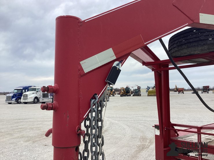 2013-titan-trailer-image-11