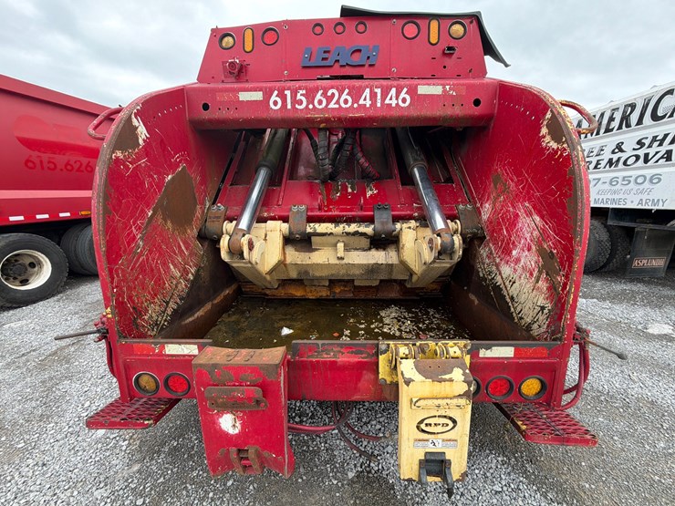 2004-international-7400-image-7