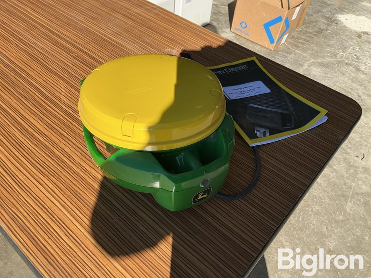 2024-john-deere-7500-image-3