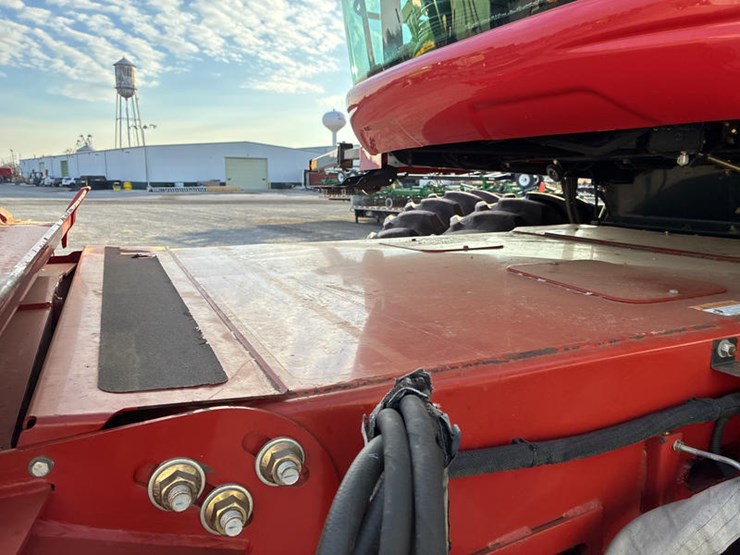 2010-case-ih-8120-image-27