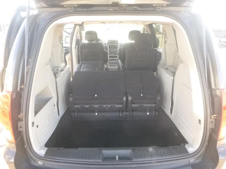 2012-dodge-grand-caravan-image-10