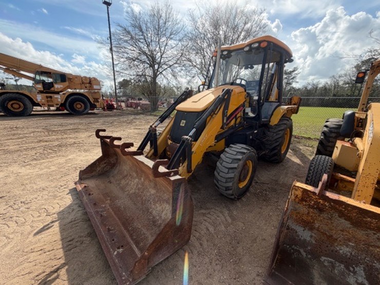 jcb-3cx-image-1