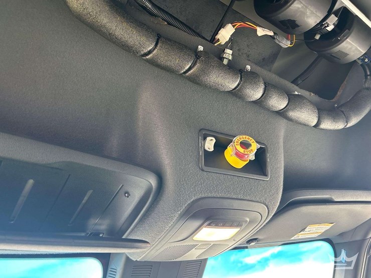 2021-mercedes-benz-sprinter-4500-image-16