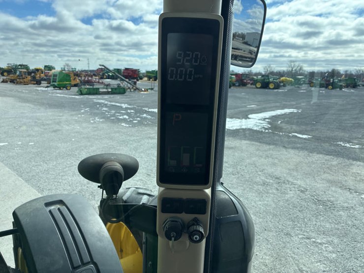 2013-john-deere-8335r-image-77