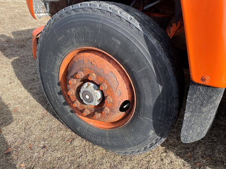 1986-ford-9000-image-23