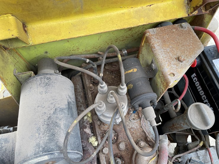 #4224-•-white-lp-forklift-image-21