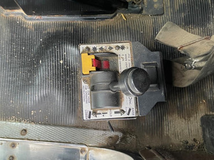 2000-caterpillar-c12-image-34