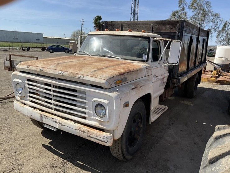 1974-ford-600-image-3