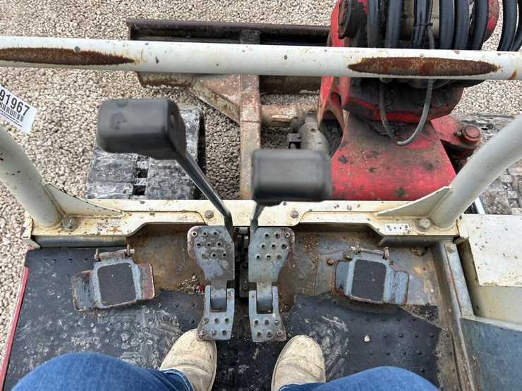 takeuchi-tb250-image-42