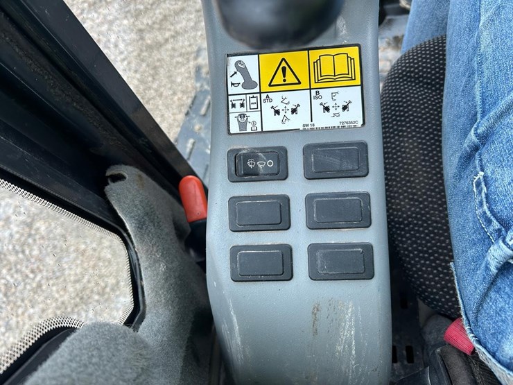 2022-bobcat-e50-image-26