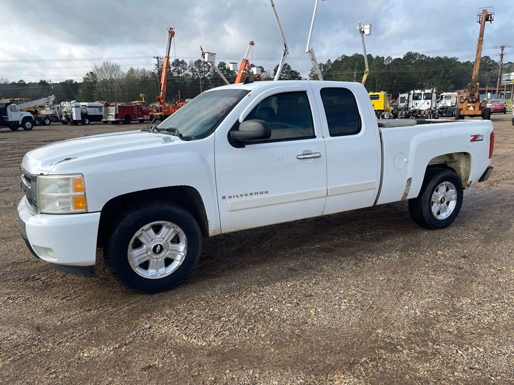 2007-chevrolet-silverado-1500-image-1