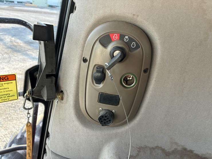 2010-case-ih-8120-image-113