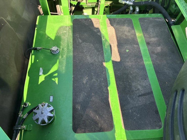 2012-john-deere-s670-image-79