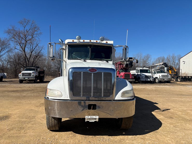 2009-peterbilt-340-image-6