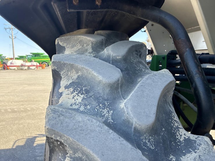 2022-john-deere-600r-image-22