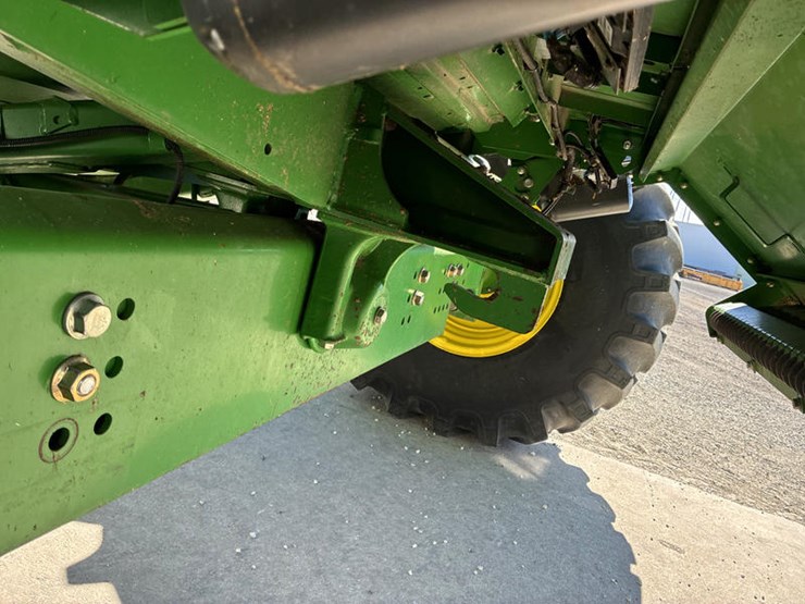 2012-john-deere-s670-image-39