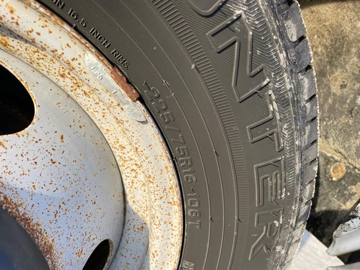 1997-chevrolet-3500-image-19