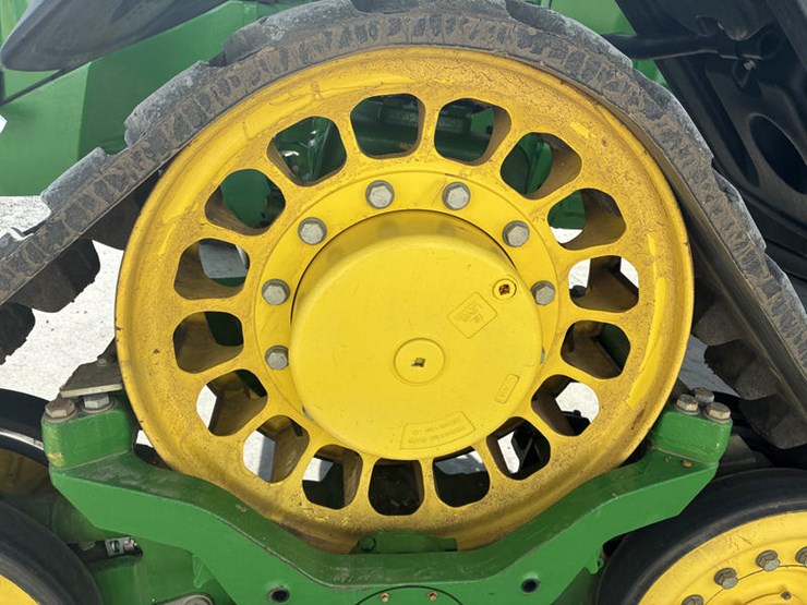 2021-john-deere-8rx-370-image-37