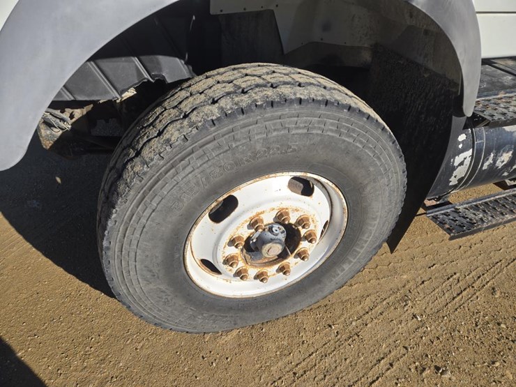 2007-international-7600-image-18