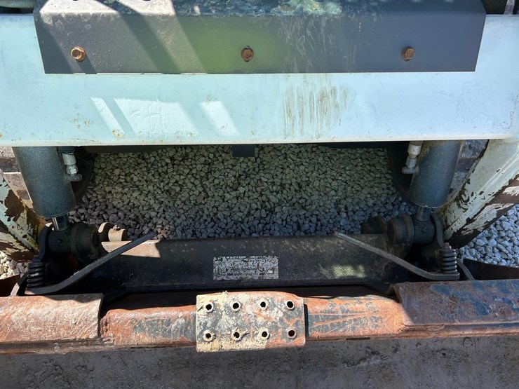 2005-bobcat-t190-image-10