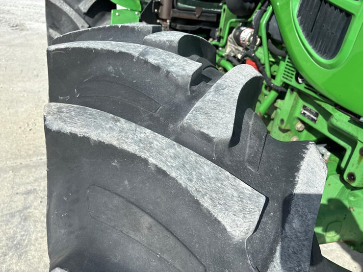 2009-john-deere-6115d-image-42