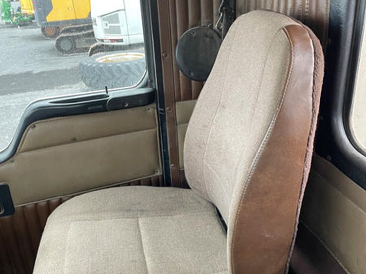 2000-caterpillar-c12-image-45