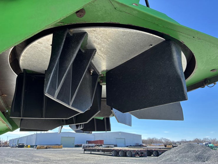 2012-john-deere-s670-image-66