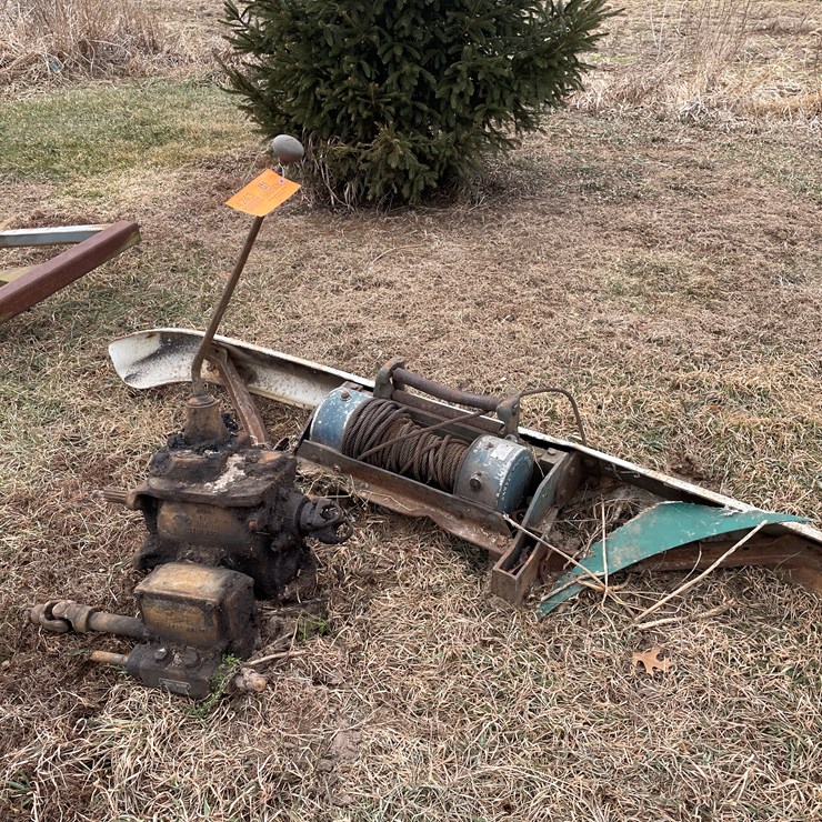 #4243 • Bumper Winch and Transfer Case