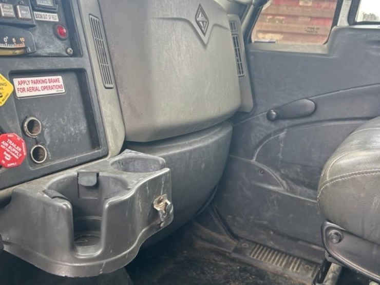 2016-international-durastar-4400-image-45