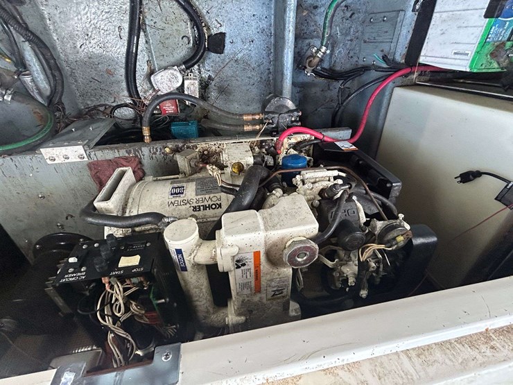 sea-ray-270-sundancer-boat-image-27