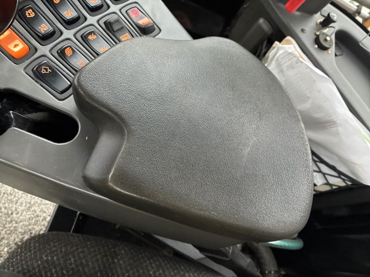 2015-ag-chem-rg1100-image-92