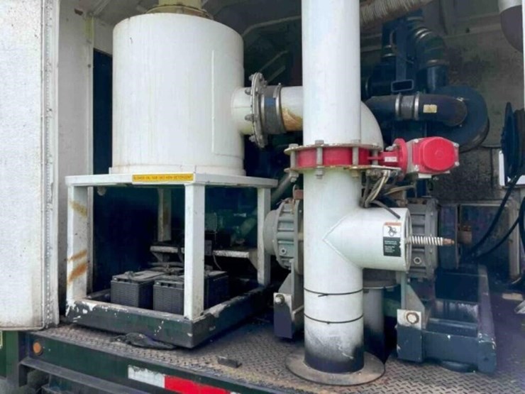 2014-international-durastar-4300-image-35