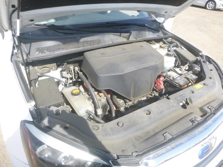 2014-toyota-rav4-image-10