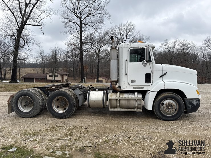 1996-freightliner-fld112-image-4