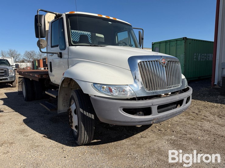 2012-international-durastar-4300-image-3