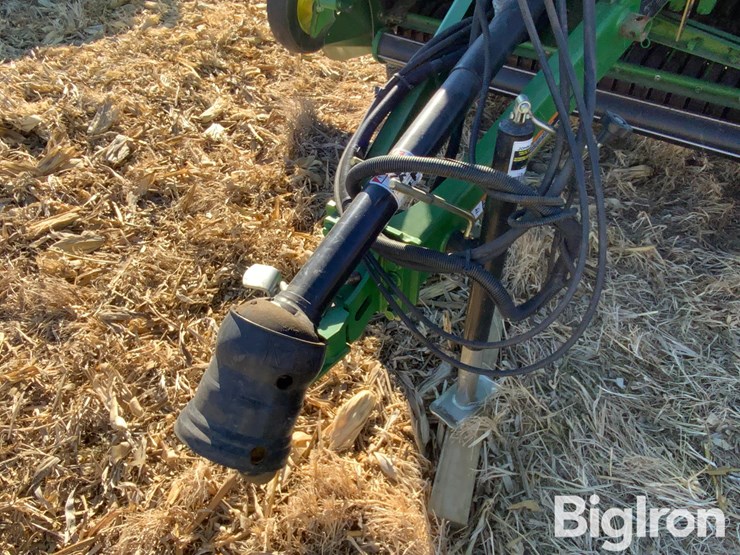 2014-john-deere-569-image-11