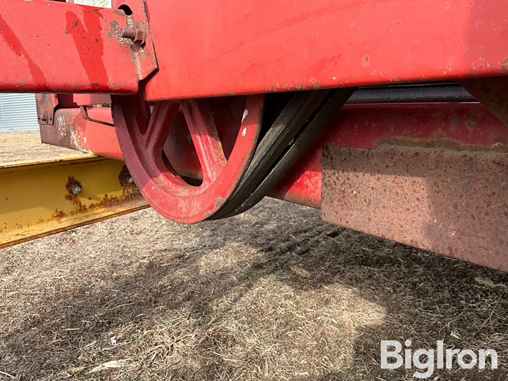 new-holland-791-image-11