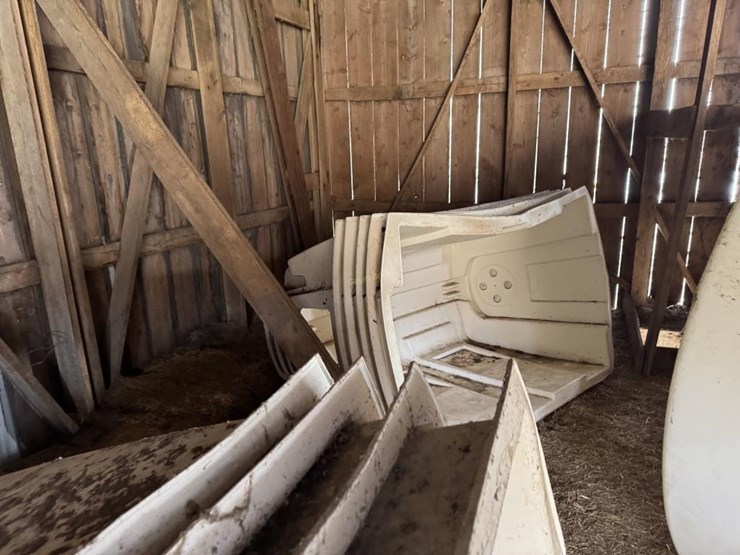 10-agri-plastic-calf-huts-image-5