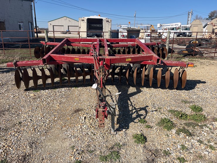 case-ih-3800-image-2