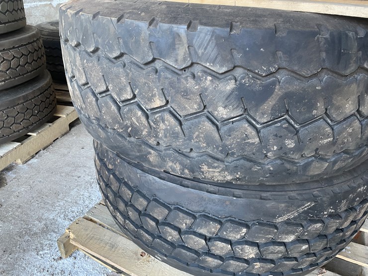 #6022-•-(3)-semi-tires-image-2