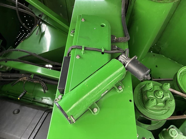 2014-john-deere-s660-image-76