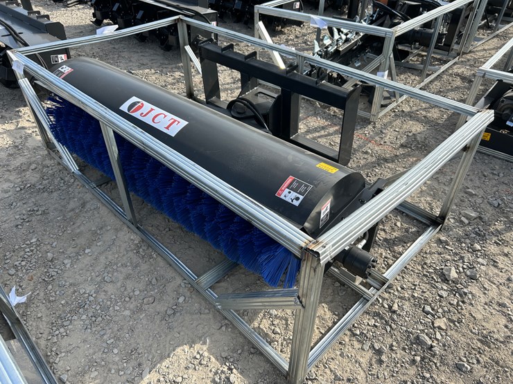 #2023-•-unused-jct-84"-angle-broom-inv#-40724-image-4