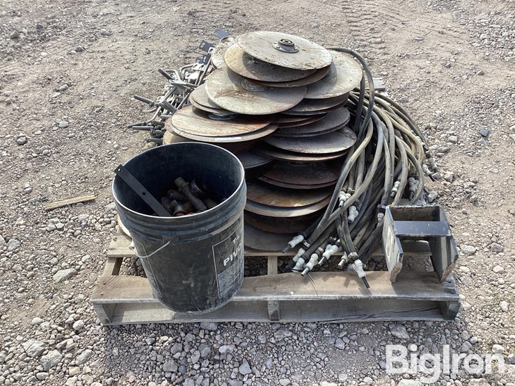 liquid-fertilizer-hose-brackets-&-discs-image-2