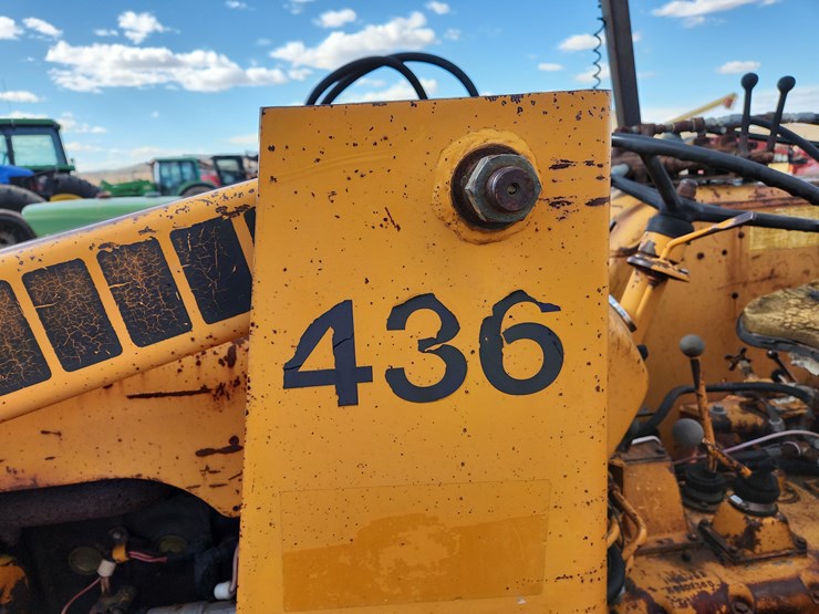 case-380-roadrunner-tractor-with-case-436-loader-image-9