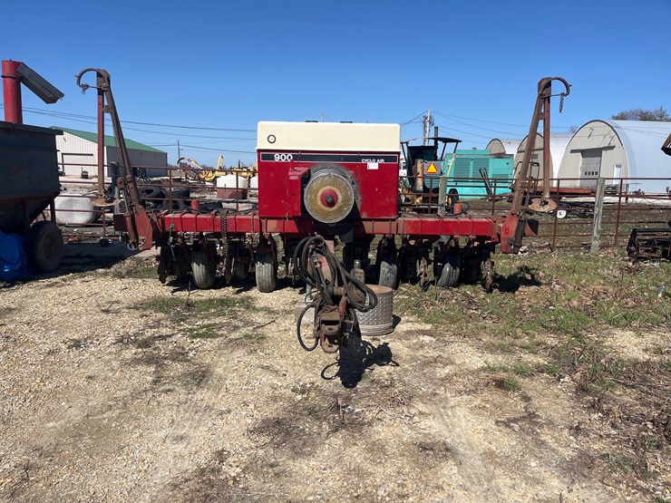 #5081-•-6-row-900-cyclo-air-planter-image-2