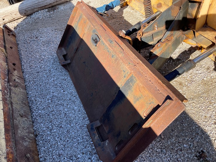 #6075-•-universal-mount-storm-guard-skidsteer-snow-pusher-image-4